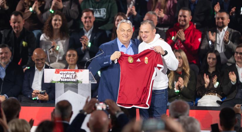 Ilyen volt az esztergomi háborúellenes gyűlés (Képgaléria)