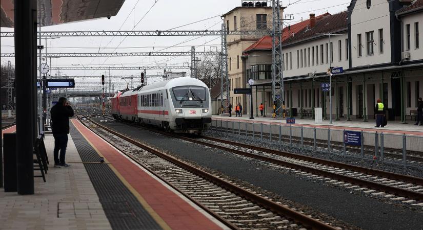 Szinte egymást érik a járatok: ilyen lesz a Budapest–Belgrád-vasútvonal menetrendje! – videó