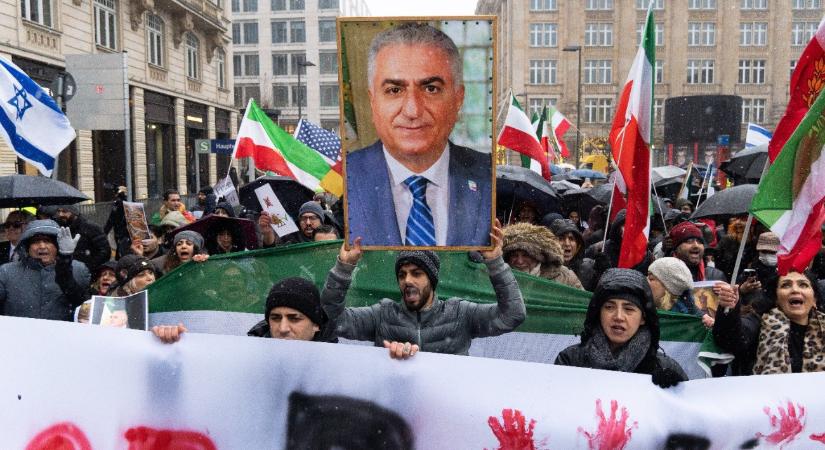 Reza Pahlavi, a sah fia megszólalt Ali Hamenei megölése után: szerepet vállalna Irán átmeneti kormányzásában, ha megbukik a rezsim