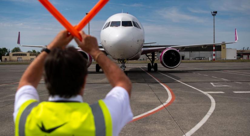 Továbbra is fennáll a légtérzár Katarban és az Egyesült Arab Emírségekben