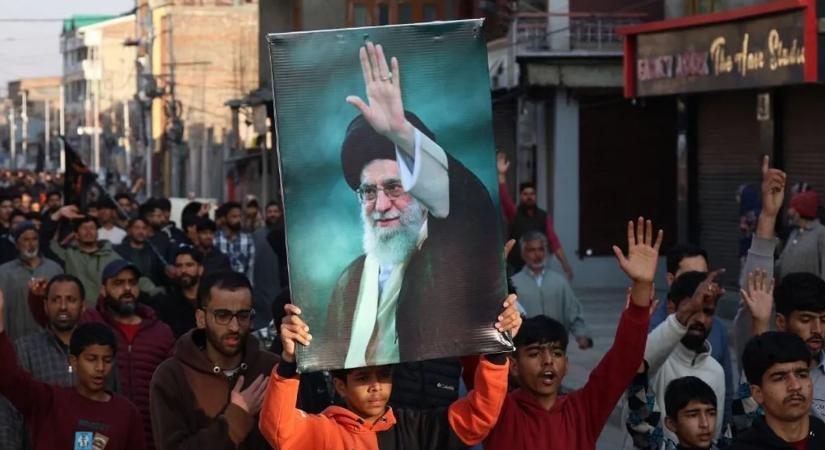 Meghalt Hamenei: Irán megtorlást ígért, Trump visszaüzent