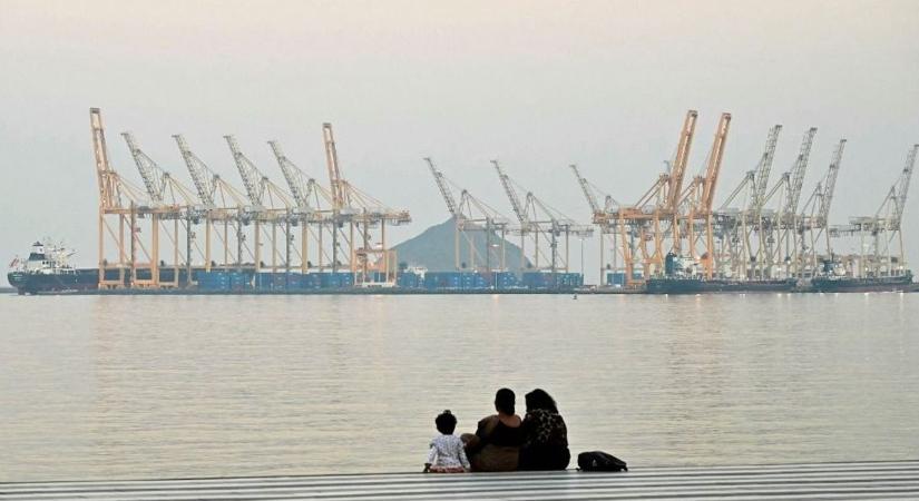 Évtizedek óta nem tapasztalt áremelkedés jöhet: hatalmas olajválságot hozhat magával az iráni konfliktus