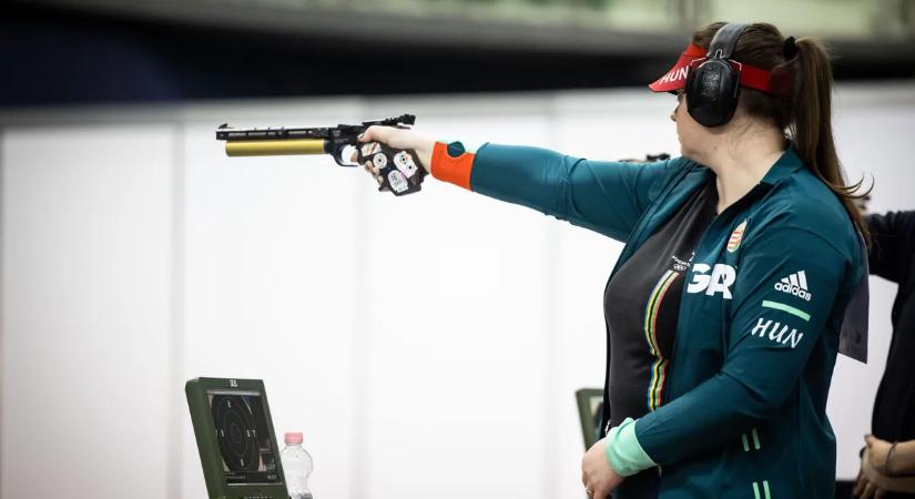 Aranyérmes lett női pisztolycsapatunk