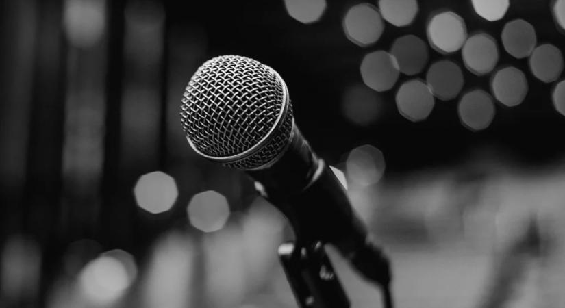 Bíróság előtt kellett felelnie a Dumaszínház sztárjának: túl erős volt a poén