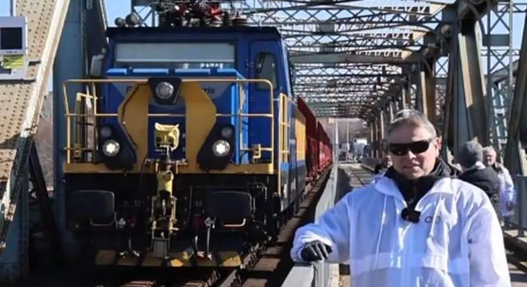 A Tisza vak jelöltje vállalta, hogy lefutja a vonatot a Gubacsi hídon