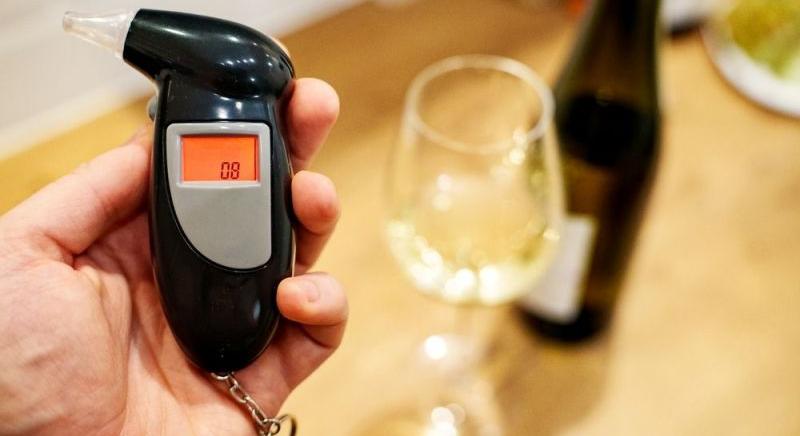 Megverte a falusi polgármestert egy részeges segédmunkás