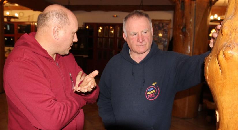 Miatyánk a rózsák között – egy vacsora Böjte atyával Hidegségben