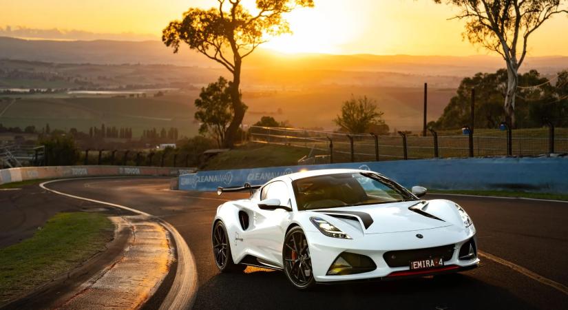 Csak 15 darab készül ebből az 503 lóerős Lotusból!