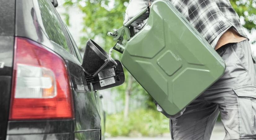 Háború, vezetékzár, dízelhiány: külföldön dől el a magyar üzemanyagár