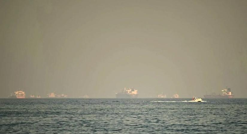 Drón semmisítette meg a tartályhajót, másodpercek alatt kellett menekülnie a legénységnek – videó