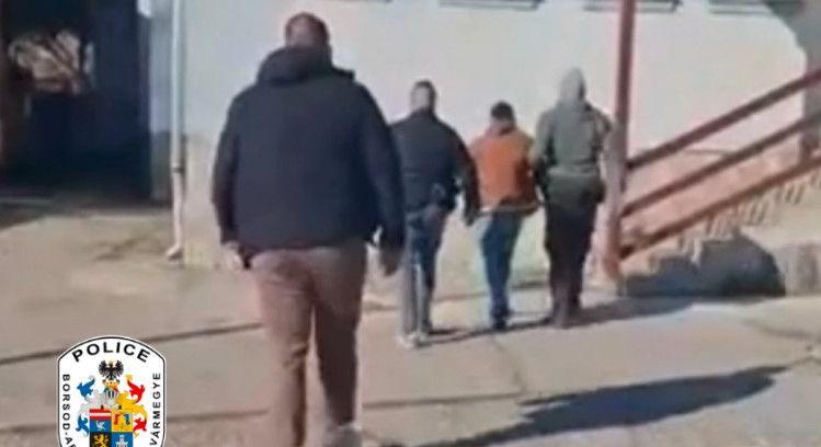 Elfogták Putnokon a köztéri önkielégítőt