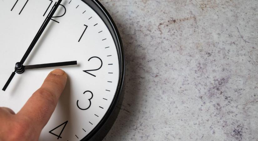 Nyári időszámítás 2026: vigyázat, most hamarabb kell átállítani az órákat!