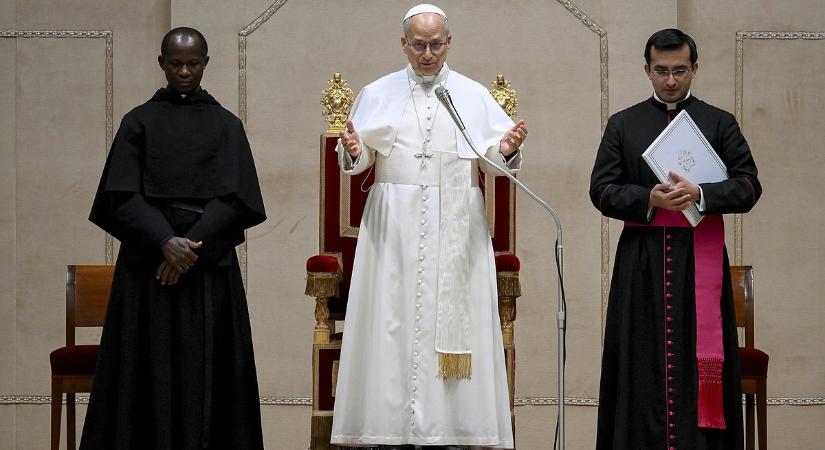 Súlyos figyelmeztetés érkezett a Vatikánból: a pápa szerint helyreállíthatatlan szakadék jöhet