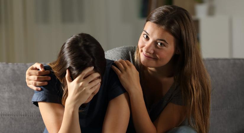 3 jel, hogy az ismerősöd valójában élvezi, ha elbuksz