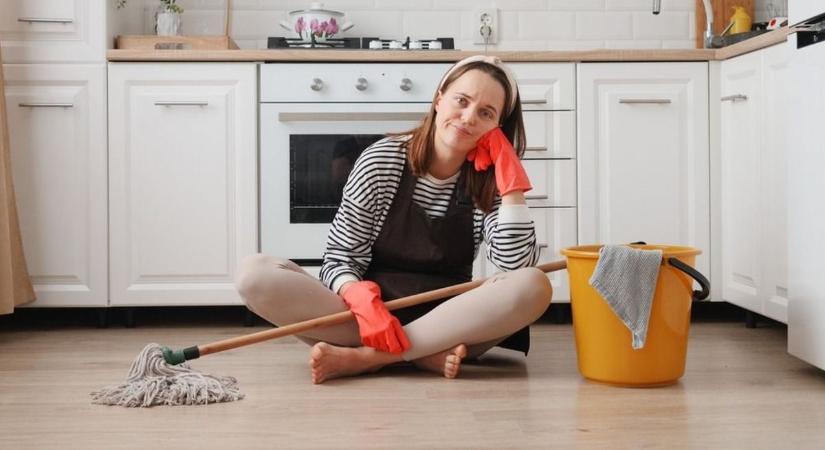 Ezt add a felmosóvízhez a fűtési szezonban, és sokkal kevesebb lesz a por