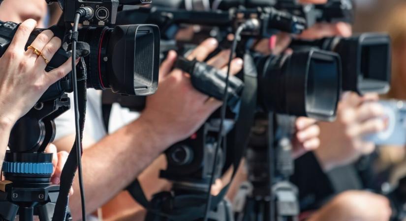 Hirtelen kirúgták az egyik legszebb riporternőt és anyát – ő az, akinek mennie kellett