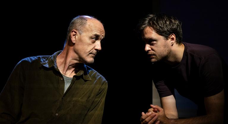 Egy embert kétszer is meg lehet ölni. Baltával, majd paragrafusokkal