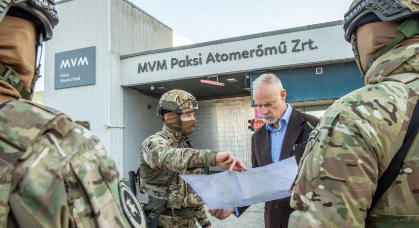 Szalay-Bobrovniczky Kristóf egyeztetést folytatott a paksi atomerőmű védelméről