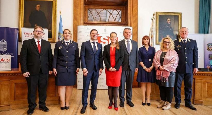 Átadták az ország huszadik áldozatsegítő központját (videó)