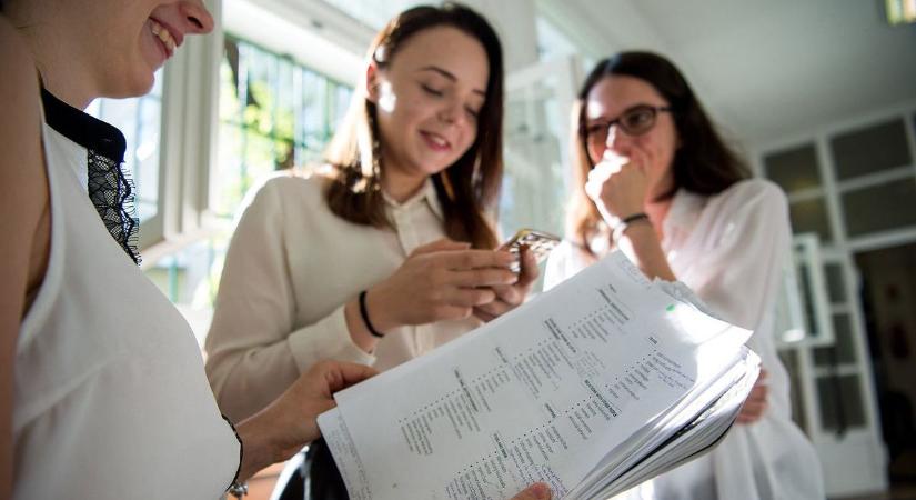 Fontos változás az iskolákban, ez minden végzős diákot érint