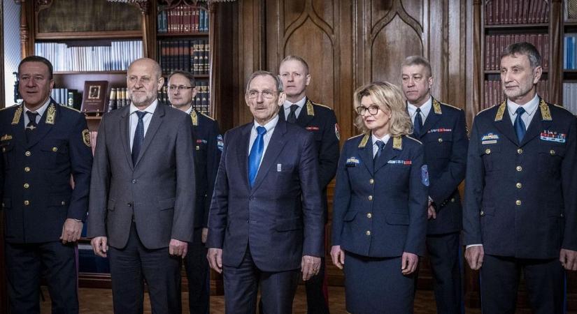 Több százezer forintos pluszpénz érkezik: így kapják meg a rendvédelmi dolgozók az egyszeri juttatást