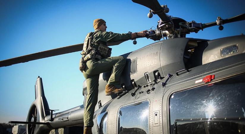 Két helikoptert küldött a Magyar Honvédség a nyíregyházi repülőtérre, hogy védekezzenek egy esetleges iráni támadás ellen