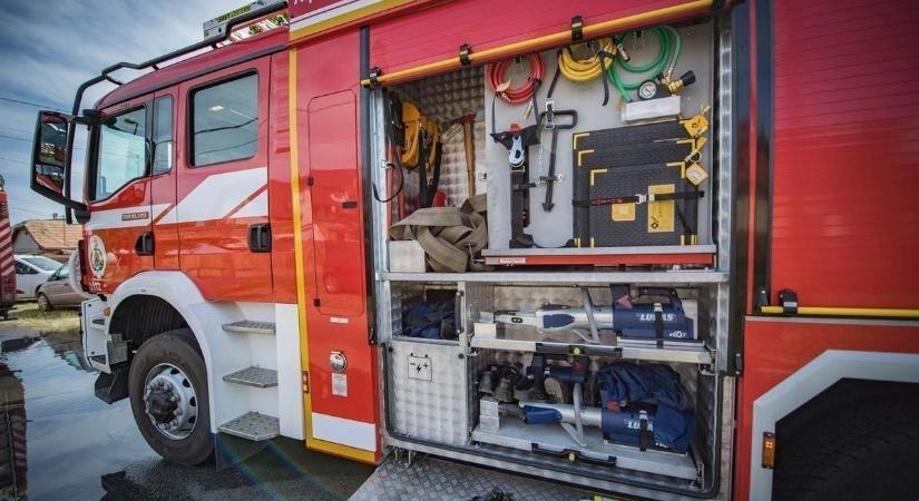 Felcsaptak a lángok, hatalmas terület lett a tűz martaléka Hajdú-Biharban