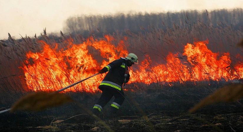 Hajdúhadházra riasztották a debreceni lánglovagokat