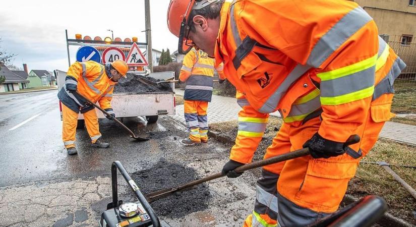 Rengeteg a kátyú az utakon: itt a dátum, mikor indul a nagyszabású helyreállítás Bács-Kiskunban