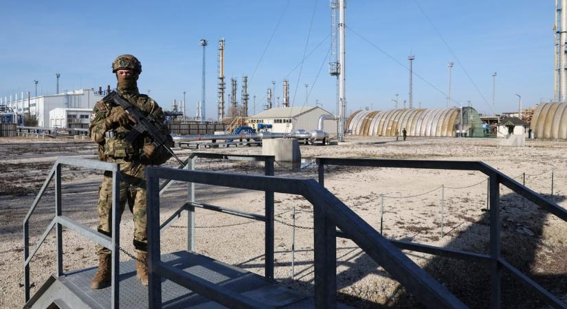 Így őrzik a katonák az algyői biztonsági földgáztározót - fotók