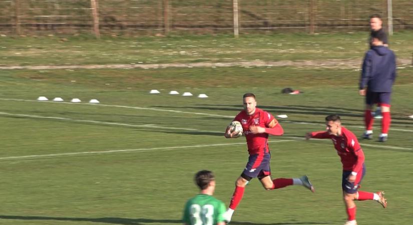 Hiába a helyzetek, vesztes rangadóval indult a tavasz