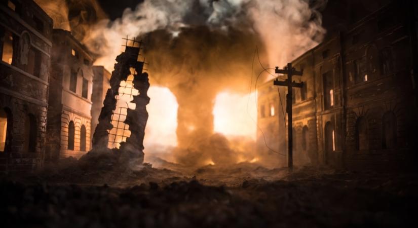 Ujjonganak az irániak miközben a városukat bombázzák – VIDEÓ