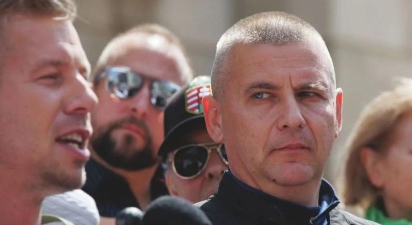 Szánalmas menekülés! Így rohant el a HírTV riportere elől Ruszin-Szendi Romulusz – videó