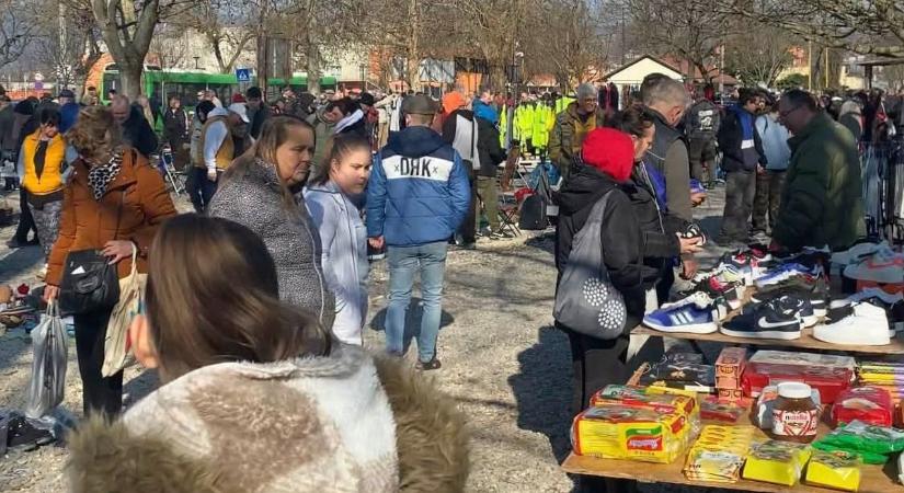 Lángos 800-tól, burger 1200-tól – ennyibe kerül egy ebéd a pécsi vásártéren