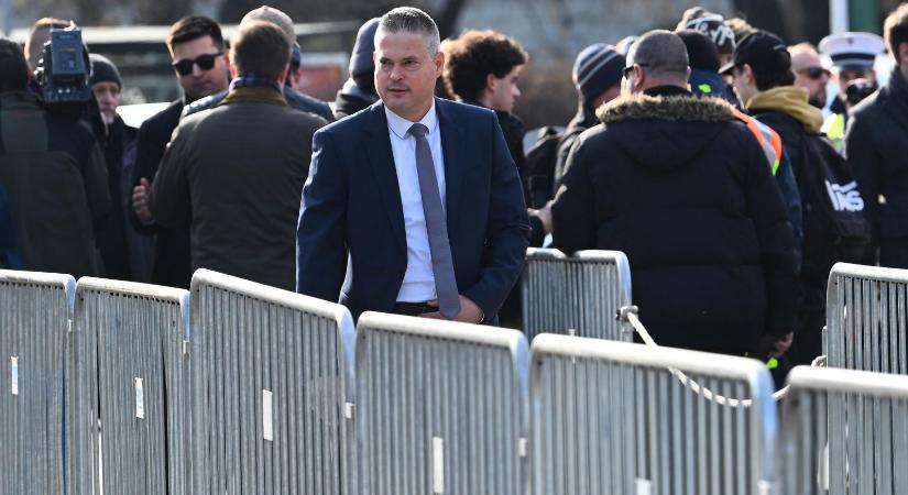 Sára Botond nem fogja kijelölni Karácsony Gergely helyettesének Tüttő Katát, inkább a Kúriához fordul