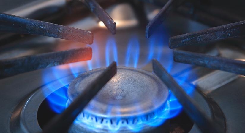 A nagy rezsibűvésztrükk: előre kifizettük a „csökkentést” a benzinkúton?