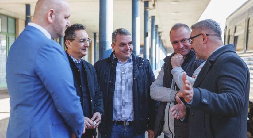 Balmazújváros polgármestere megköszönte Magyarország kormányának a felújított vasúti szakaszt