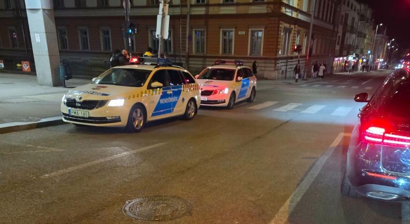 Újabb rendőrségi akció az Árkádnál: mi történik ma Pécsen? (FOTÓVIDEÓ)