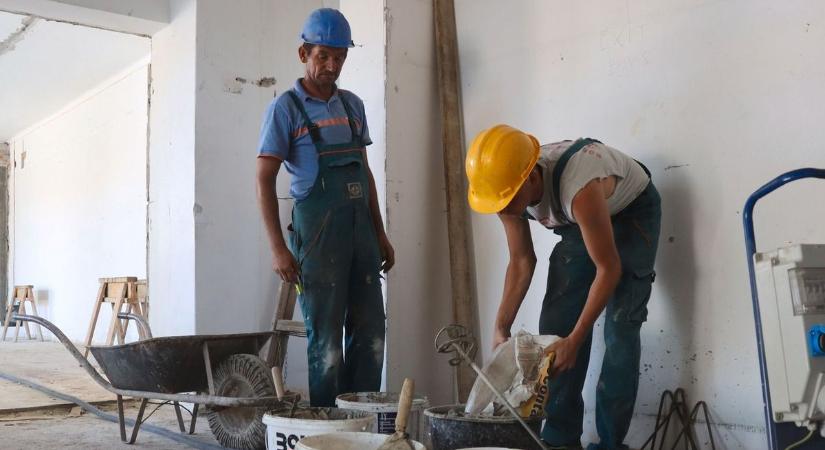 Tudtad? Büntethető a házigazda, ha a haverja leesik a létráról