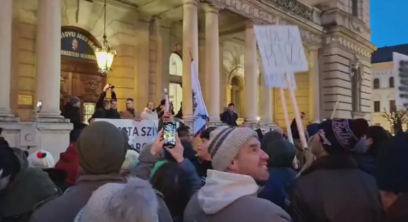 Lakáskassza botrány Győrben: eltűnt 1,7 milliárd forint?