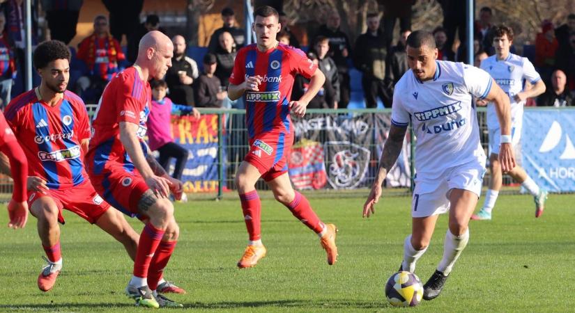 Egy pontot gyűjtött a Tiszakécske a feljutás célul kitűző Vasas ellen – fotók