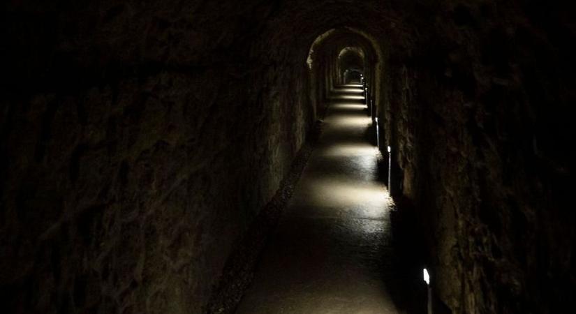 Hárman ásták be magukat az egri kazamatákba, amit odalent találtak, a történelmet is átírta