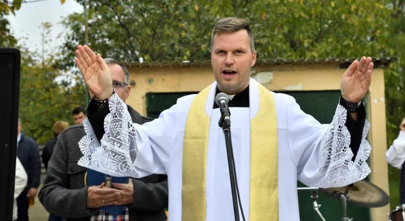 „Hetet-havat összehordott” – kezdeményezik a meleg szexbotrányba keveredett Bese atya laicizálását a Partizán-interjúja után