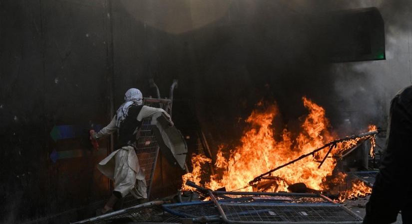 Amerikai nagykövetségeket ért támadás a világ több pontján – videó