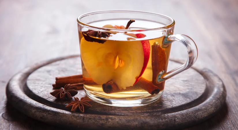 Ezt a teát isszák milliók a TikTokon – igazi csodaszer az emésztésnek és a bőrnek