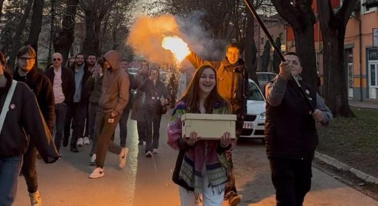 A haladók fantom “diáklistát” nyújtottak be Kúlán