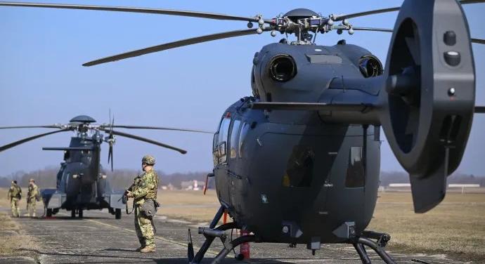 Katonák védik Paksot, az algyői gáztározót és a repülőteret Nyíregyházán