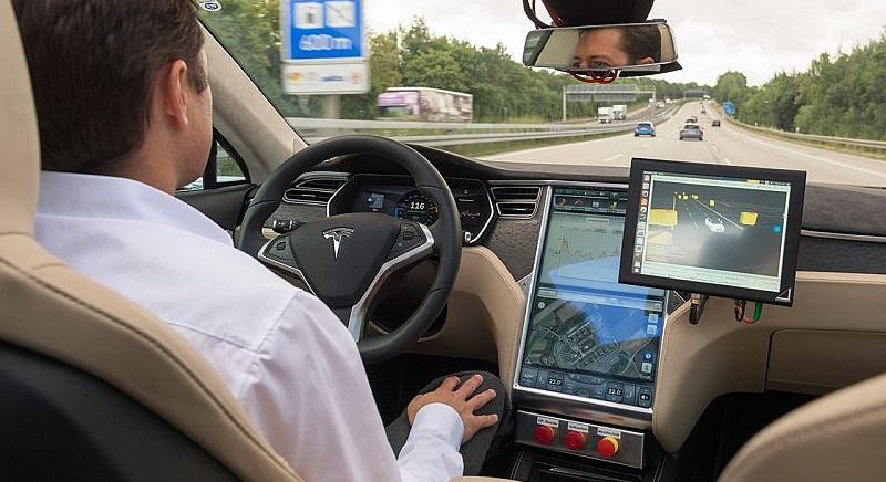 Kié a felelősség, ha az önvezető autó balesetet okoz?