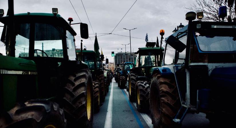 Ursula von der Leyen Ukrajna támogatásával foglalkozik, miközben már az EU szomszédjaiban is pattanásig feszült a helyzet Brüsszel miatt