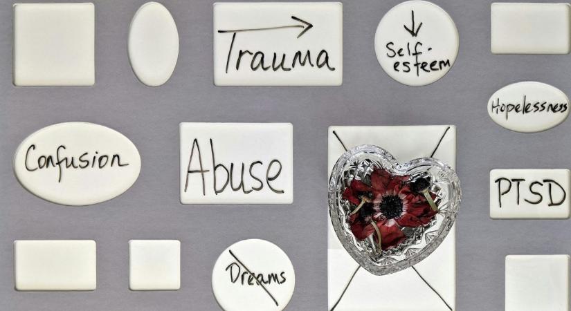 Sosem érzed magad „elég jónak”? A csendes jelek, hogy a családod generációs traumáját hordozod